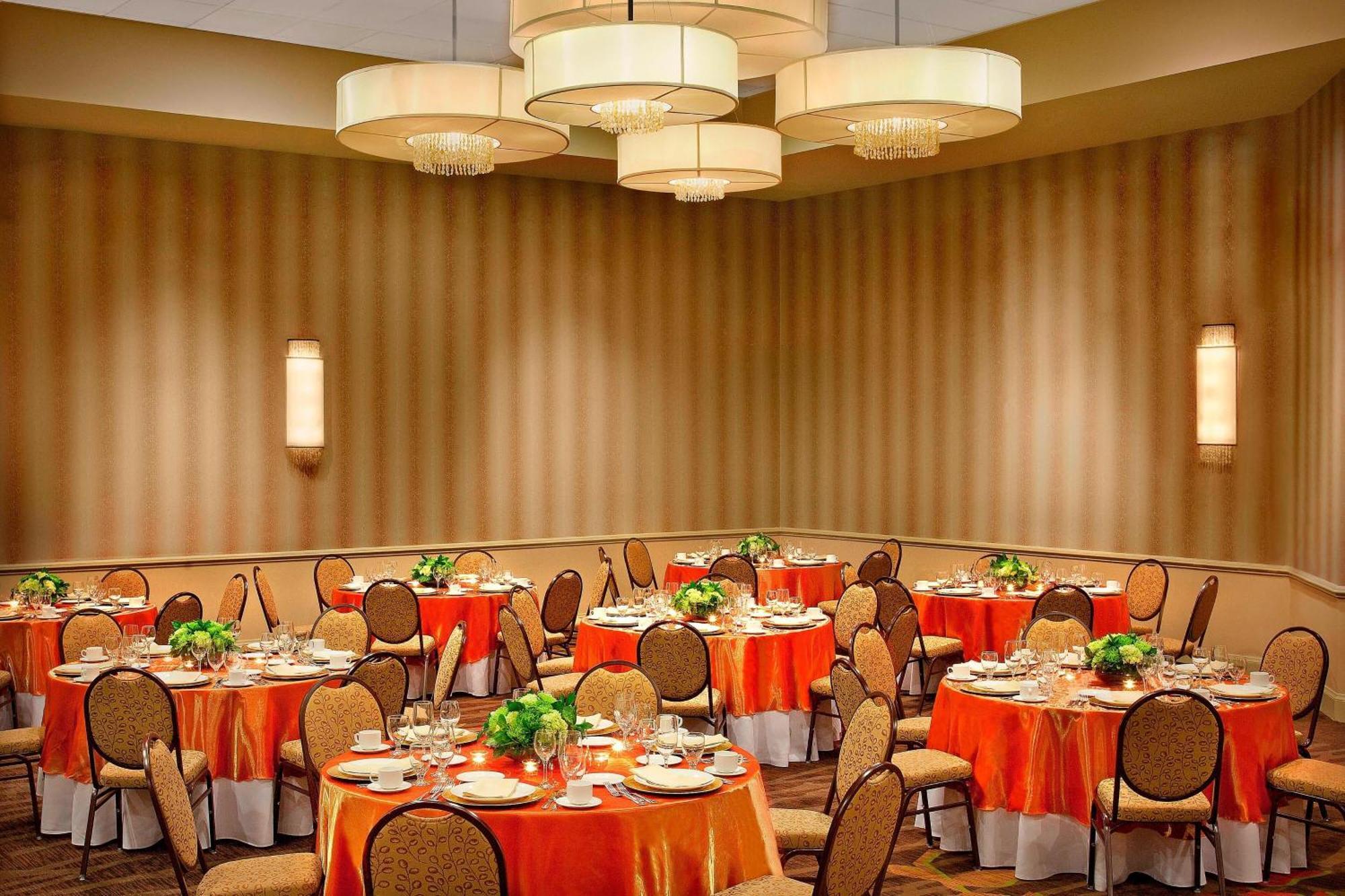 Sheraton Albuquerque Airport Hotel Экстерьер фото